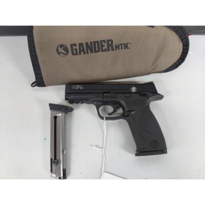 Used Smith & Wesson M&P22 .22LR Semi-Auto Pistol 1st Gen Full Size w/2 Magazines, Soft Case - Image 4